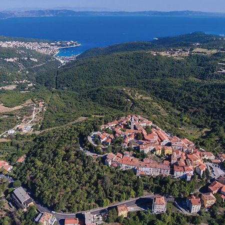 2 Bedroom Gorgeous Apartment In Labin Raša Eksteriør billede